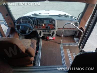 2019 Executive Coach Builders Freightliner M2  Motorcoach - Motorcoach for Sale in Springfield, MO - Photo 10