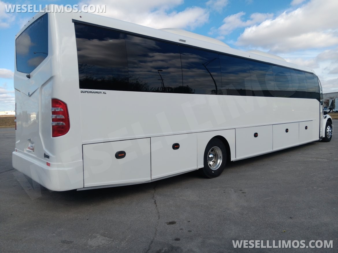 Motorcoach for Sale in Springfield, MO - Photo 8