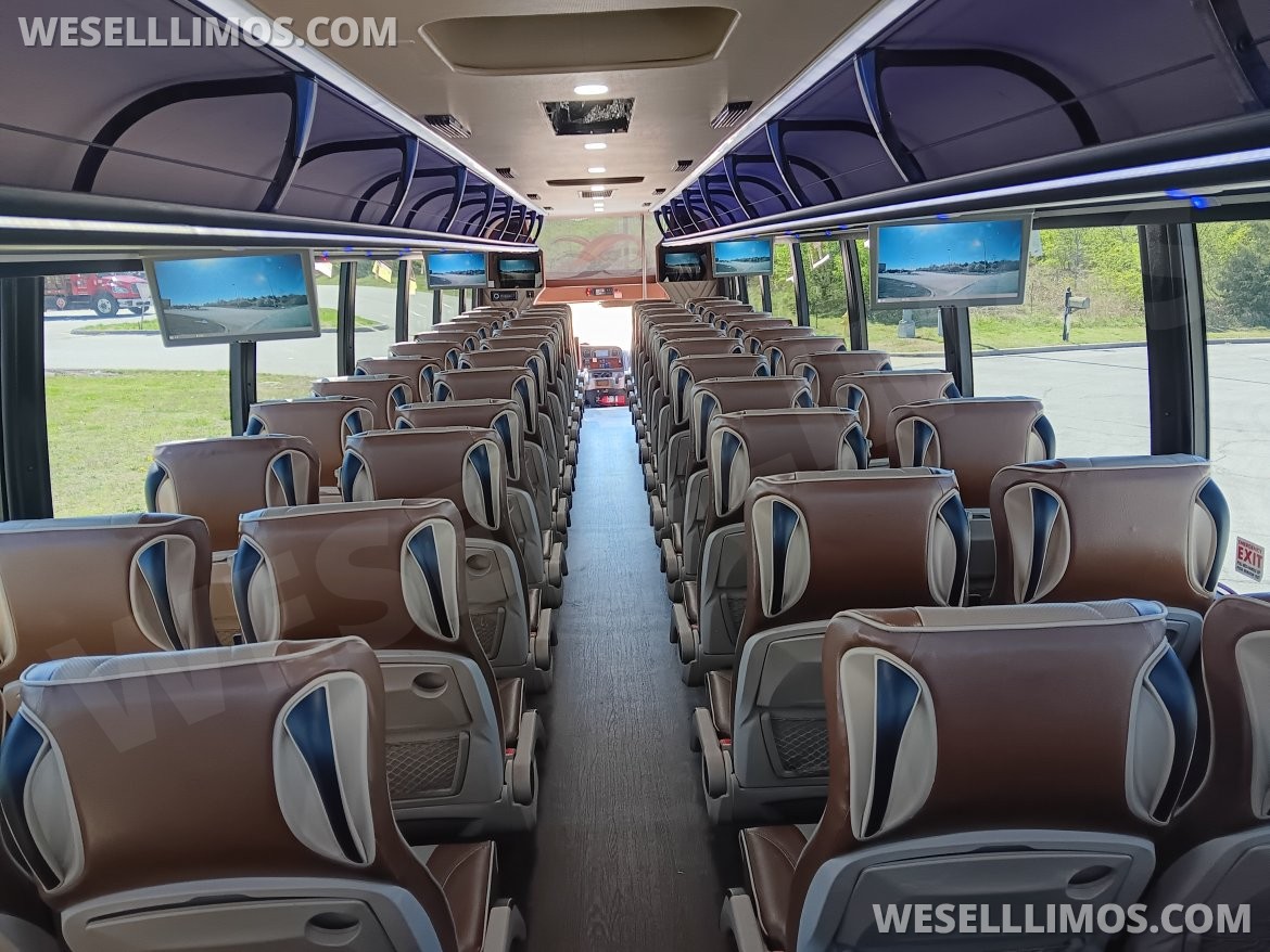 Motorcoach for Sale in Springfield, MO - Photo 12