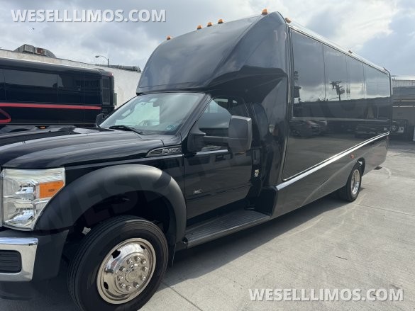 2016 Ford F 450 Shuttle Bus for Sale in Laguna Niguel, CA - Photo 2