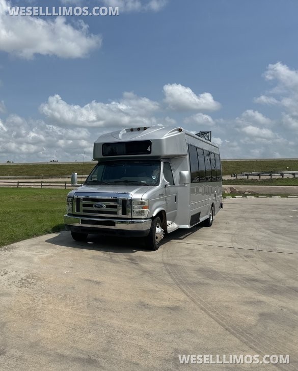 2009 Ford E-450 Limo Bus for Sale in houston, AL - Main Photo