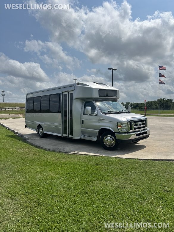 2009 Ford E-450 Limo Bus for Sale in houston, AL - Photo 2