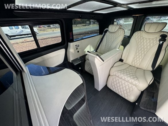 2017 Mercedes-Benz Metris CEO Sprinter for Sale in Morganville, NJ - Photo 2