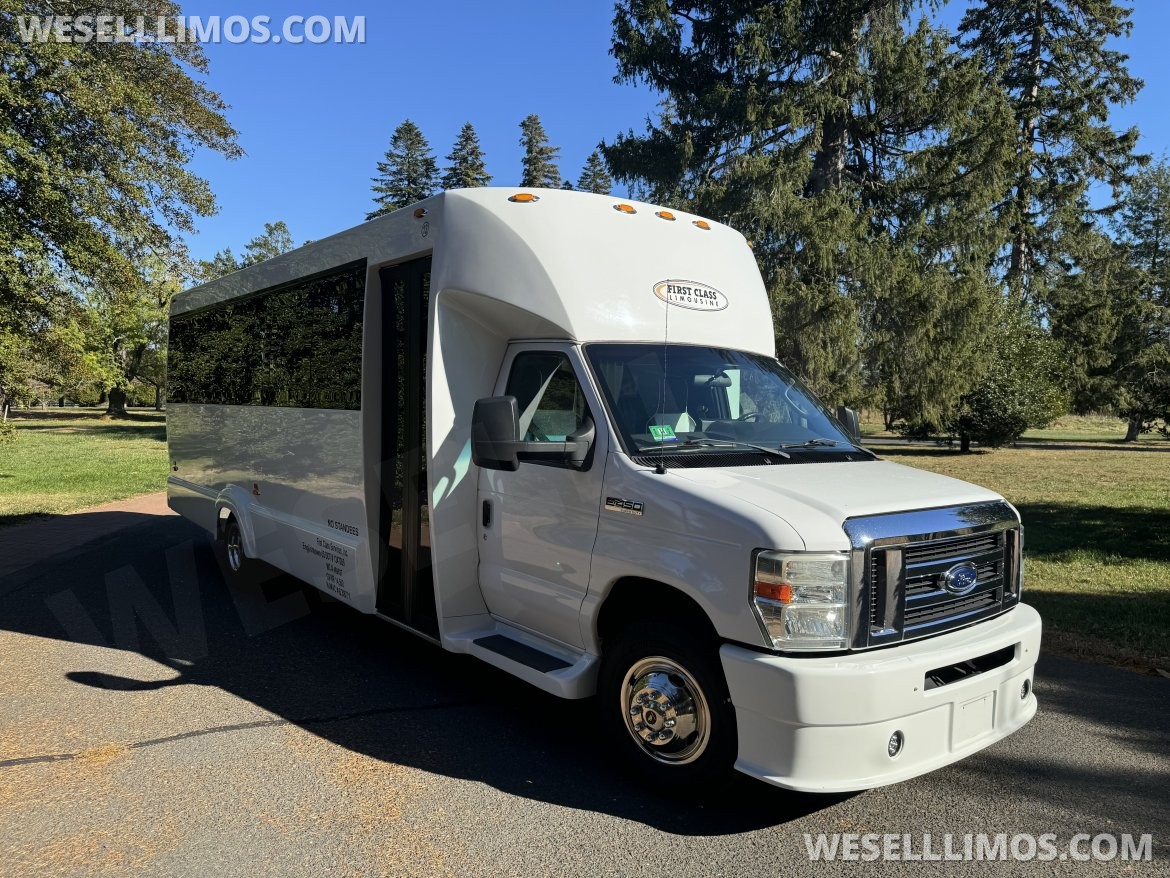 Limo Bus for Sale in Morganville, NJ - Photo 9