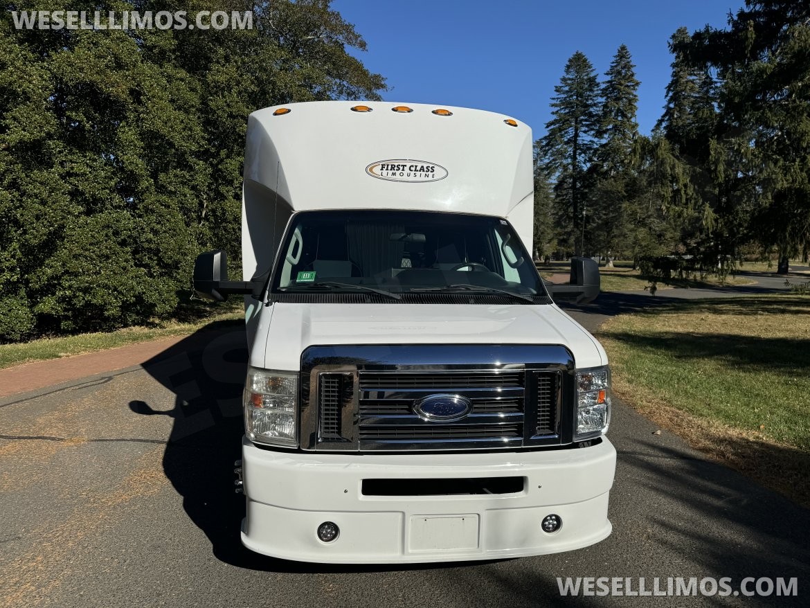 Limo Bus for Sale in Morganville, NJ - Photo 10