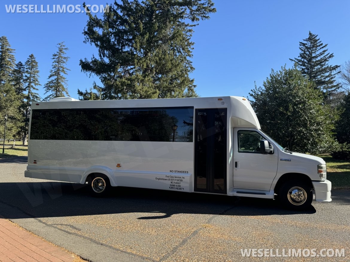 Limo Bus for Sale in Morganville, NJ - Photo 11