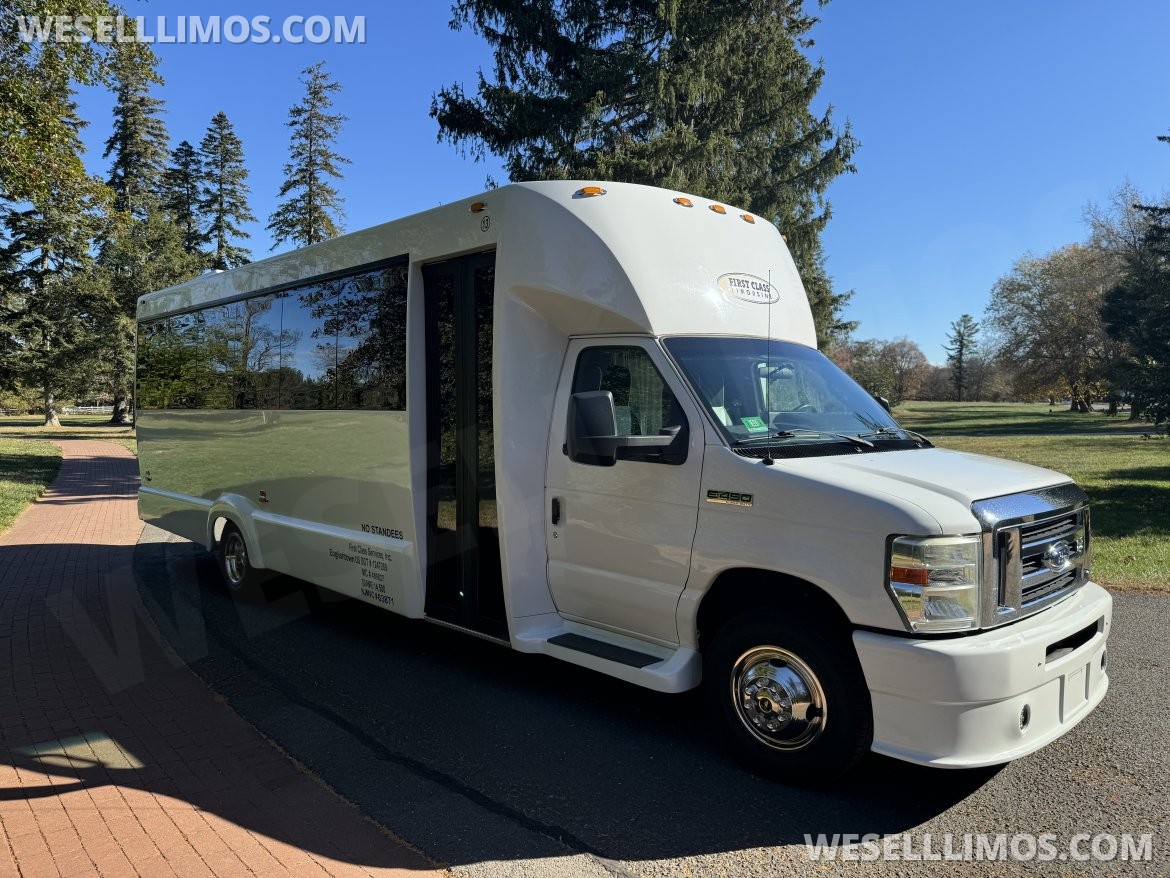 Limo Bus for Sale in Morganville, NJ - Photo 12