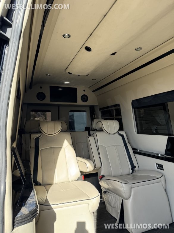 2011 Mercedes-Benz 2500 Sprinter for Sale in Laguna Niguel, CA - Main Photo