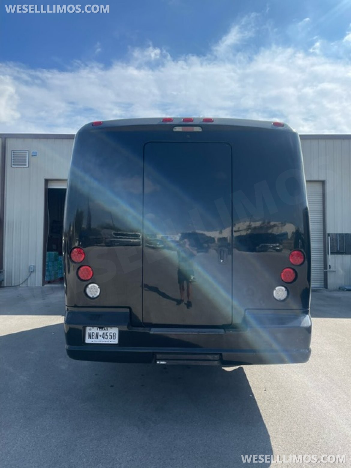 Limo Bus for Sale in Austin, TX - Photo 5