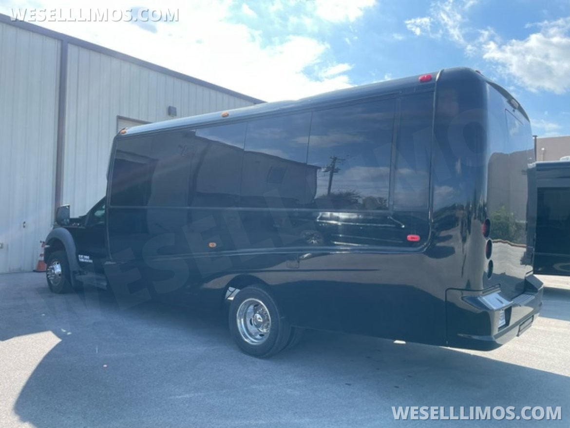 Limo Bus for Sale in Austin, TX - Photo 6