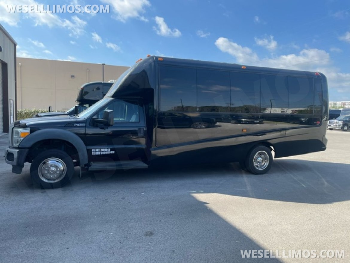 Limo Bus for Sale in Austin, TX - Photo 7