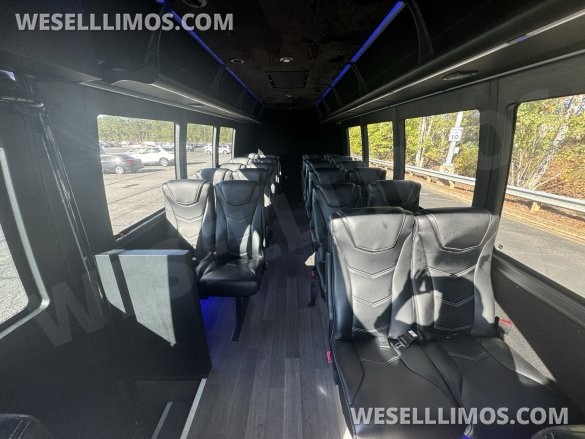 2017 Ford e450 Executive Shuttle for Sale in Anaheim, CA - Photo 2