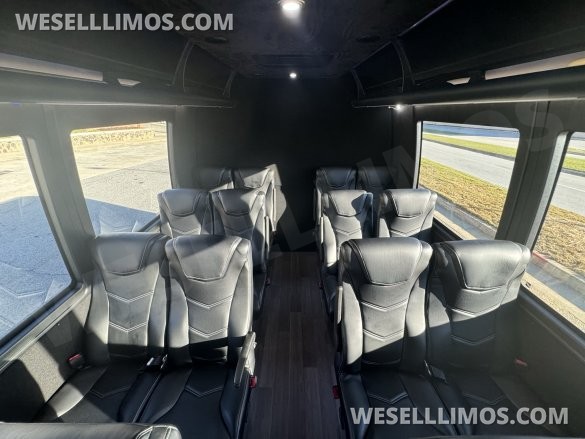2017 Ford e450 Executive Shuttle for Sale in Anaheim, CA - Photo 3