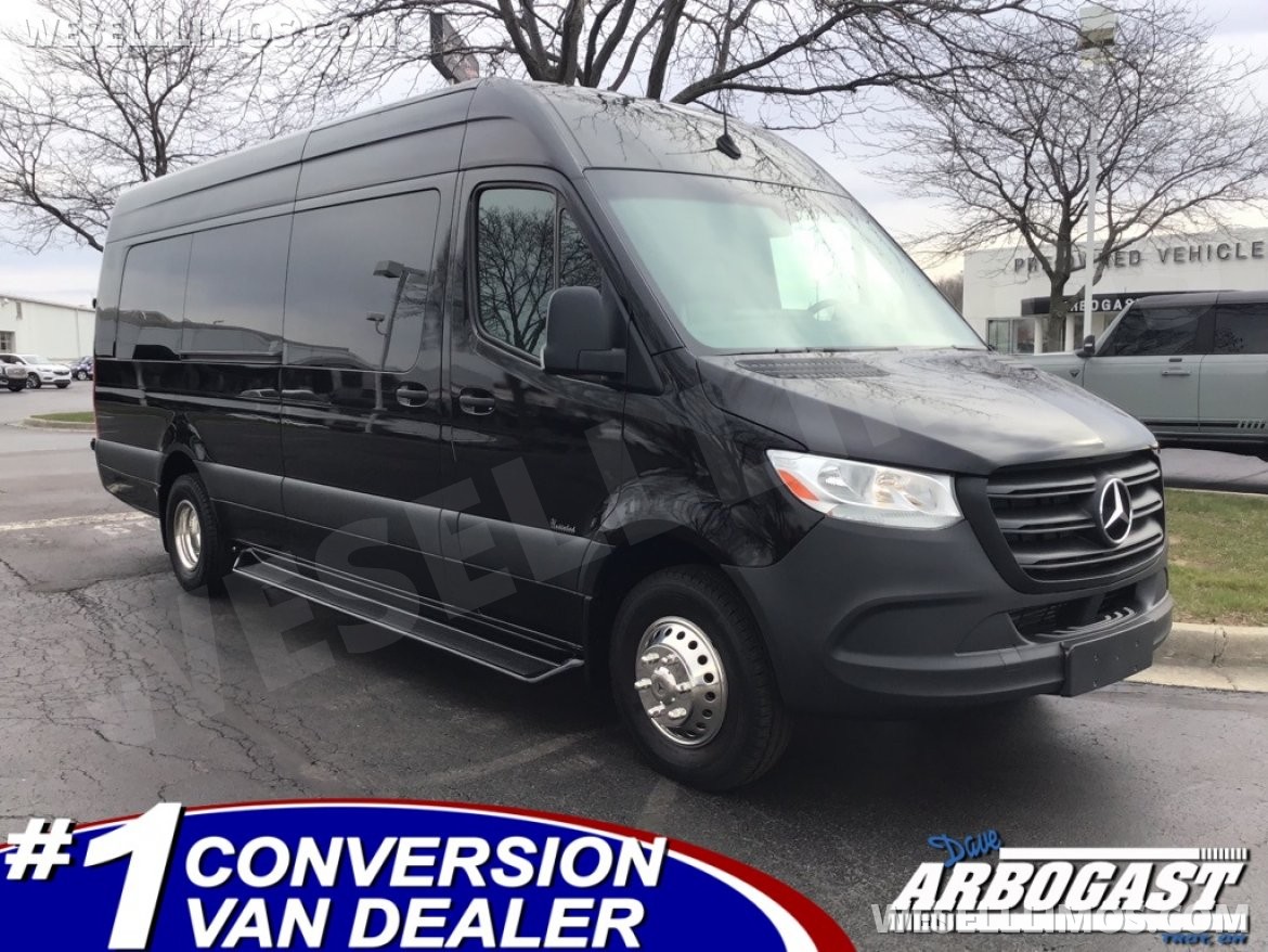 Limousine for Sale in Troy, OH - Main Photo