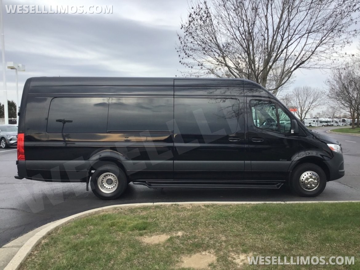 Limousine for Sale in Troy, OH - Photo 3