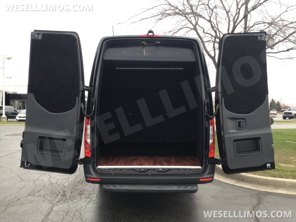 Limousine for Sale in Troy, OH - Photo 7
