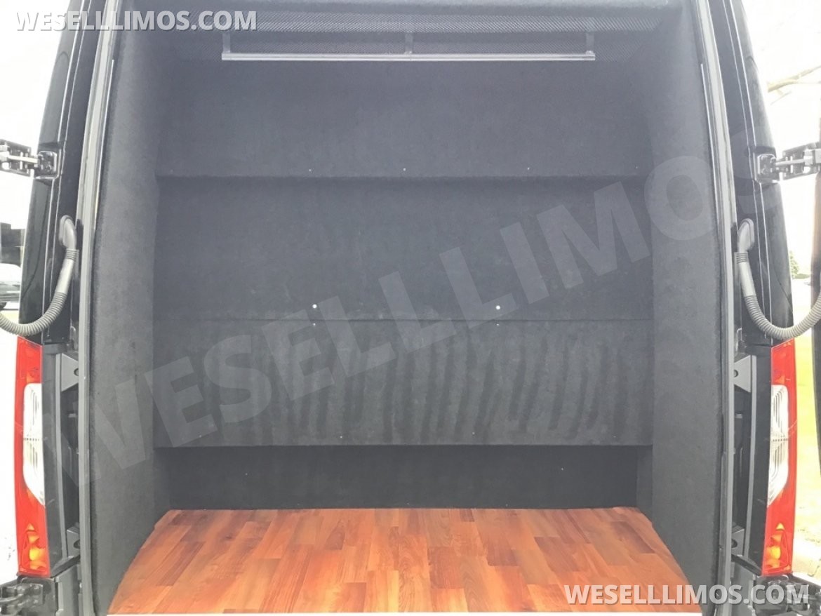 Limousine for Sale in Troy, OH - Photo 8