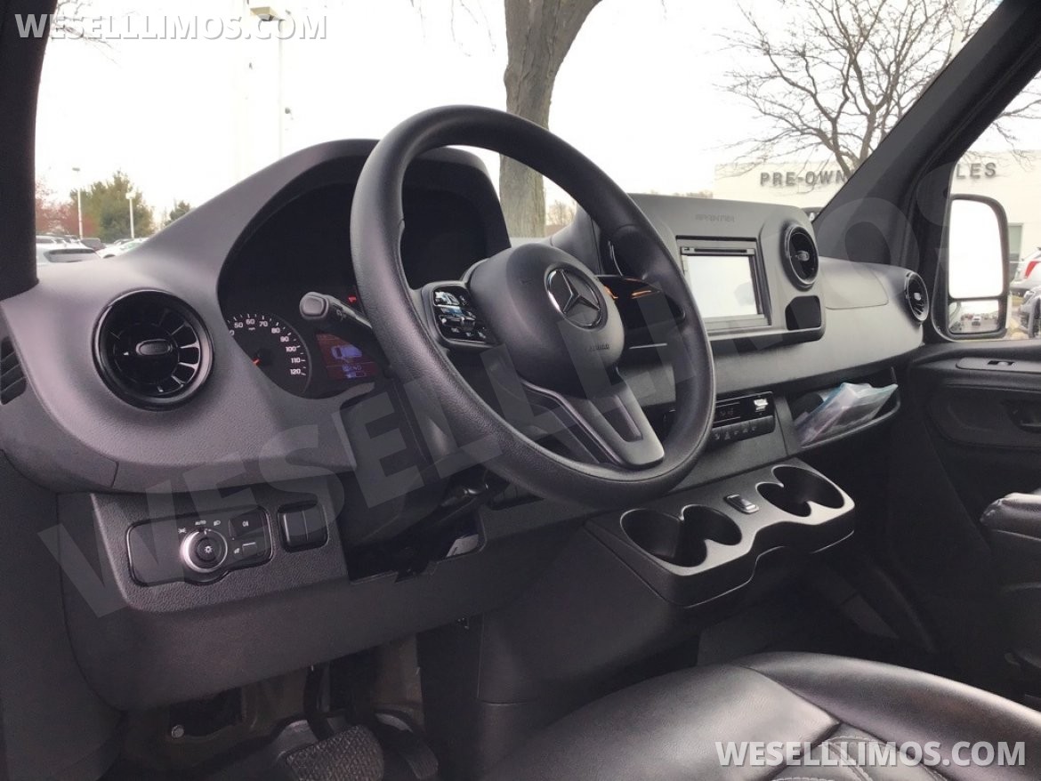 Limousine for Sale in Troy, OH - Photo 9