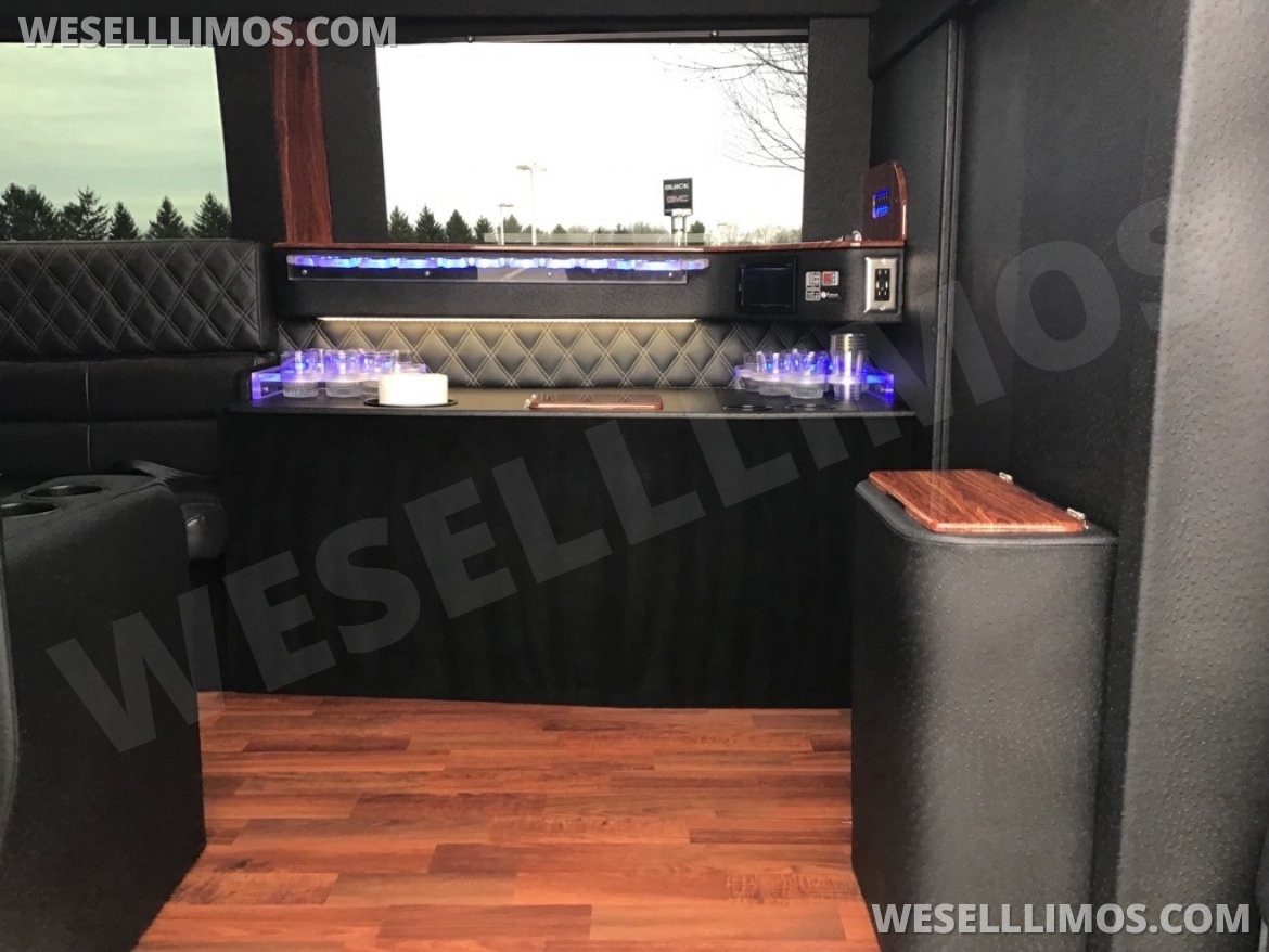 Limousine for Sale in Troy, OH - Photo 13