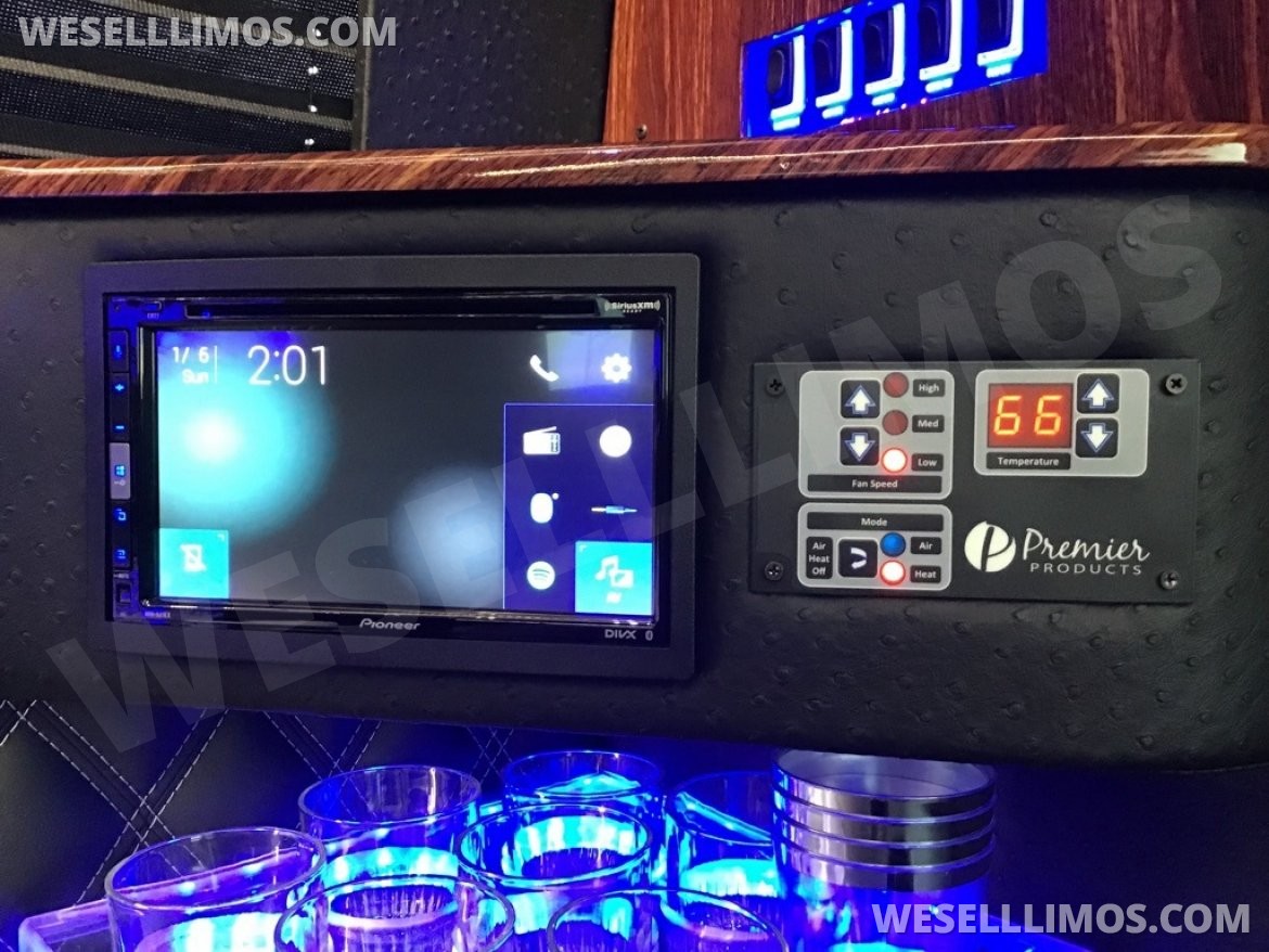 Limousine for Sale in Troy, OH - Photo 17