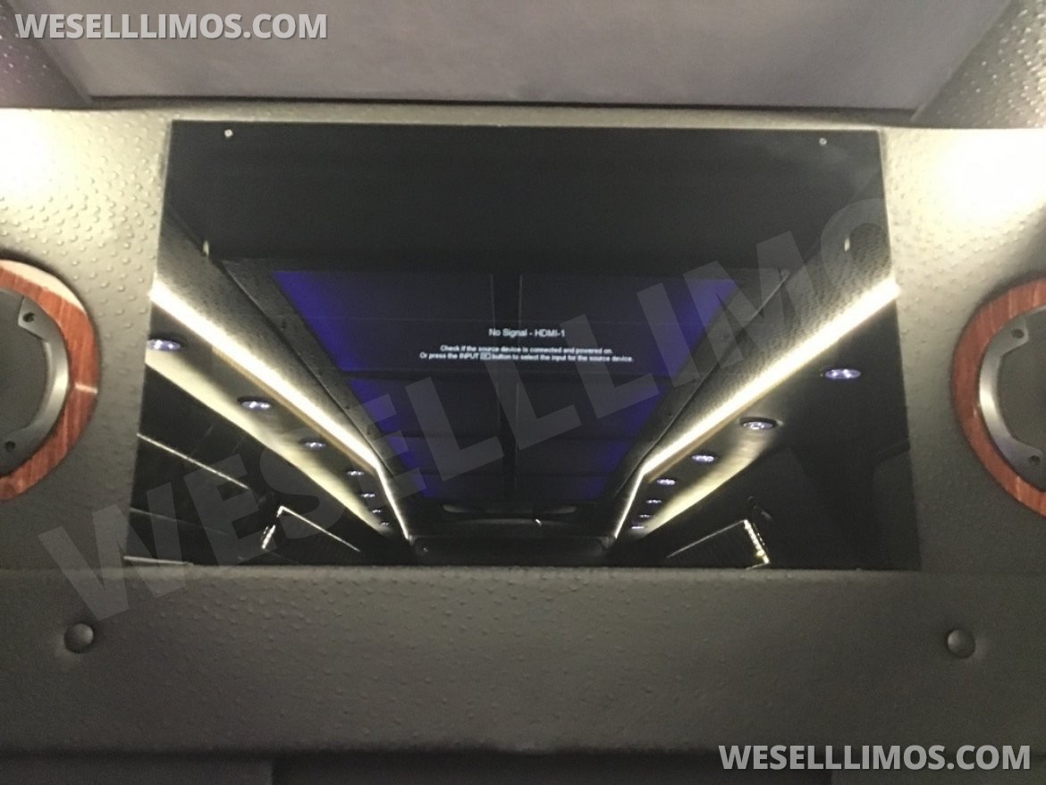 Limousine for Sale in Troy, OH - Photo 18