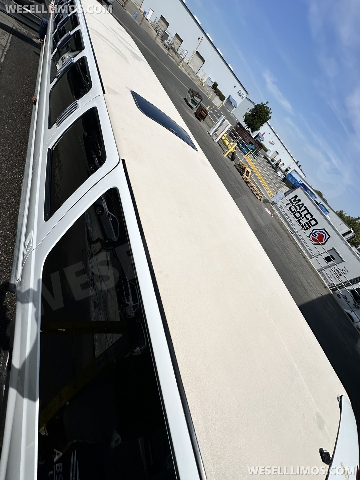 SUV Stretch for Sale in Visalia, CA - Photo 16