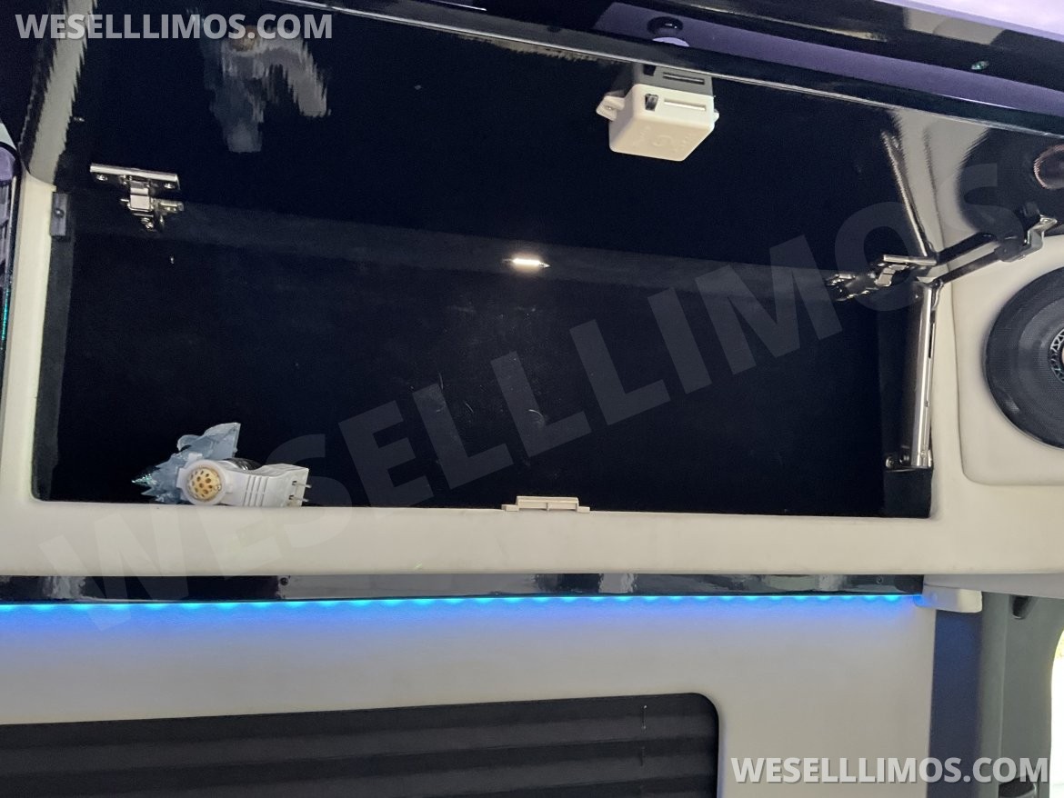 Limo Bus for Sale in Henderson, NV - Photo 11