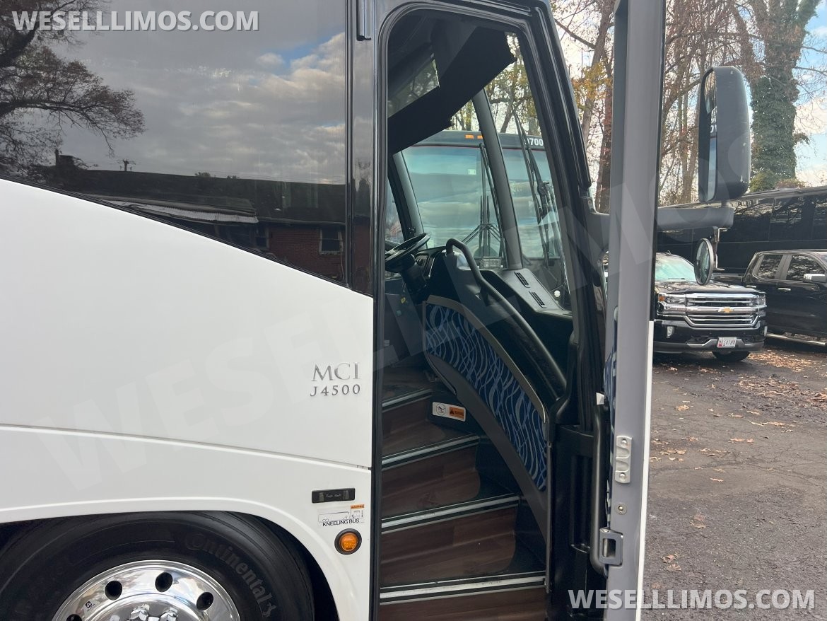 Motorcoach for Sale in Rockville, MD - Photo 4