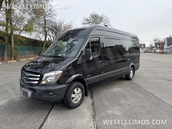 2014 Mercedes-Benz Sprinter Sprinter for Sale in Bladwin, NY - Photo 2