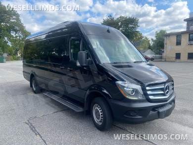 2017 Smartliner Mercedes-Benz Sprinter Sprinter - Sprinter for Sale in Baldwin, NY - Photo 13