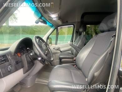 2017 Smartliner Mercedes-Benz Sprinter Sprinter - Sprinter for Sale in Baldwin, NY - Photo 17