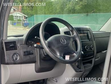 2017 Smartliner Mercedes-Benz Sprinter Sprinter - Sprinter for Sale in Baldwin, NY - Photo 18