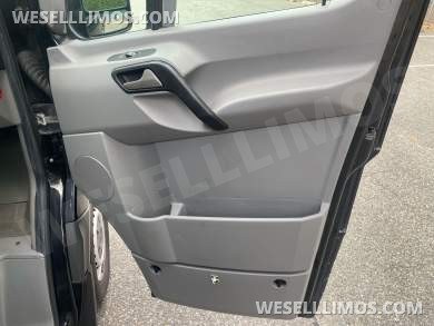 2017 Smartliner Mercedes-Benz Sprinter Sprinter - Sprinter for Sale in Baldwin, NY - Photo 21