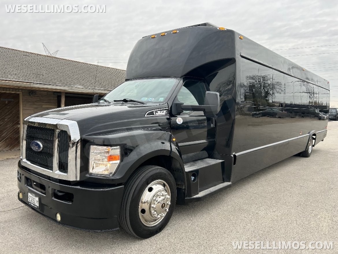 Limo Bus for Sale in Chicago, IL - Main Photo