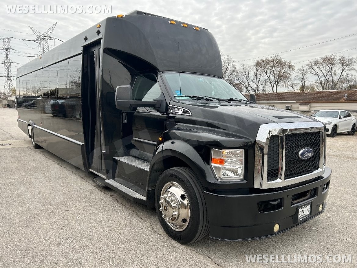Limo Bus for Sale in Chicago, IL - Photo 2
