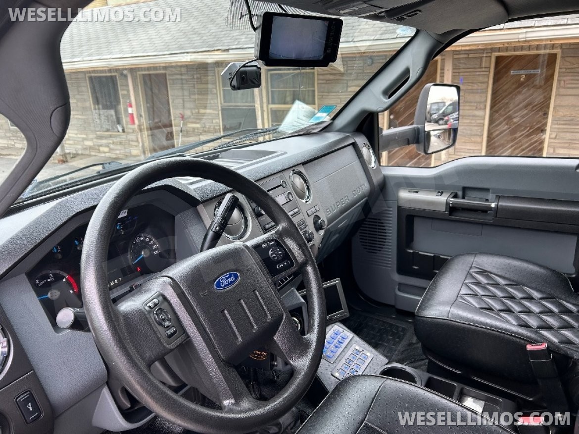Limo Bus for Sale in Chicago, IL - Photo 12