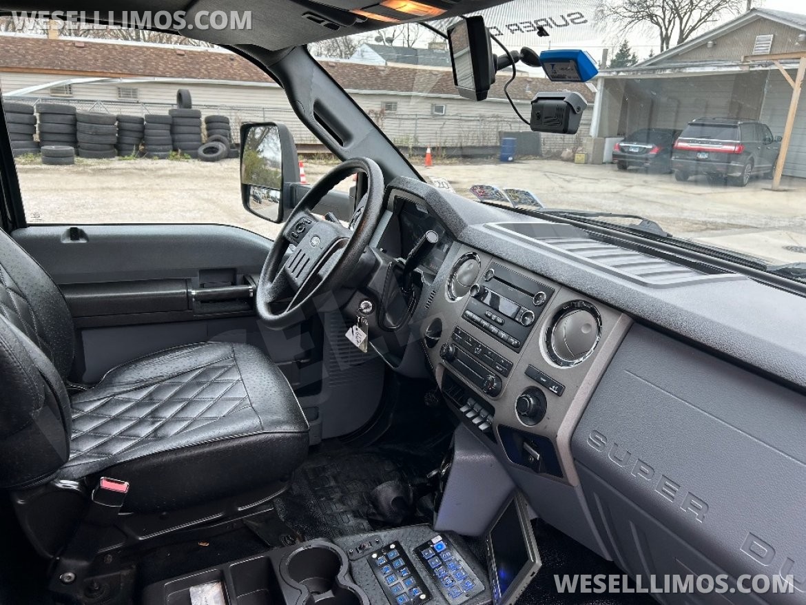 Limo Bus for Sale in Chicago, IL - Photo 13