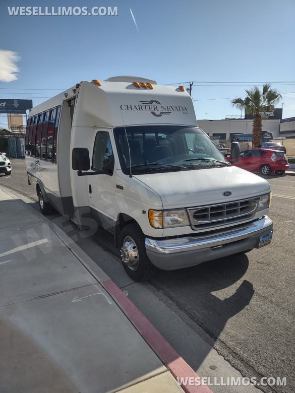 1998 Ford E 450 Shuttle Bus for Sale in Las Vegas, NV - Main Photo