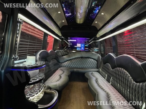 2016 Mercedes-Benz sprinter 3500 Sprinter for Sale in Templeton, CA - Photo 2