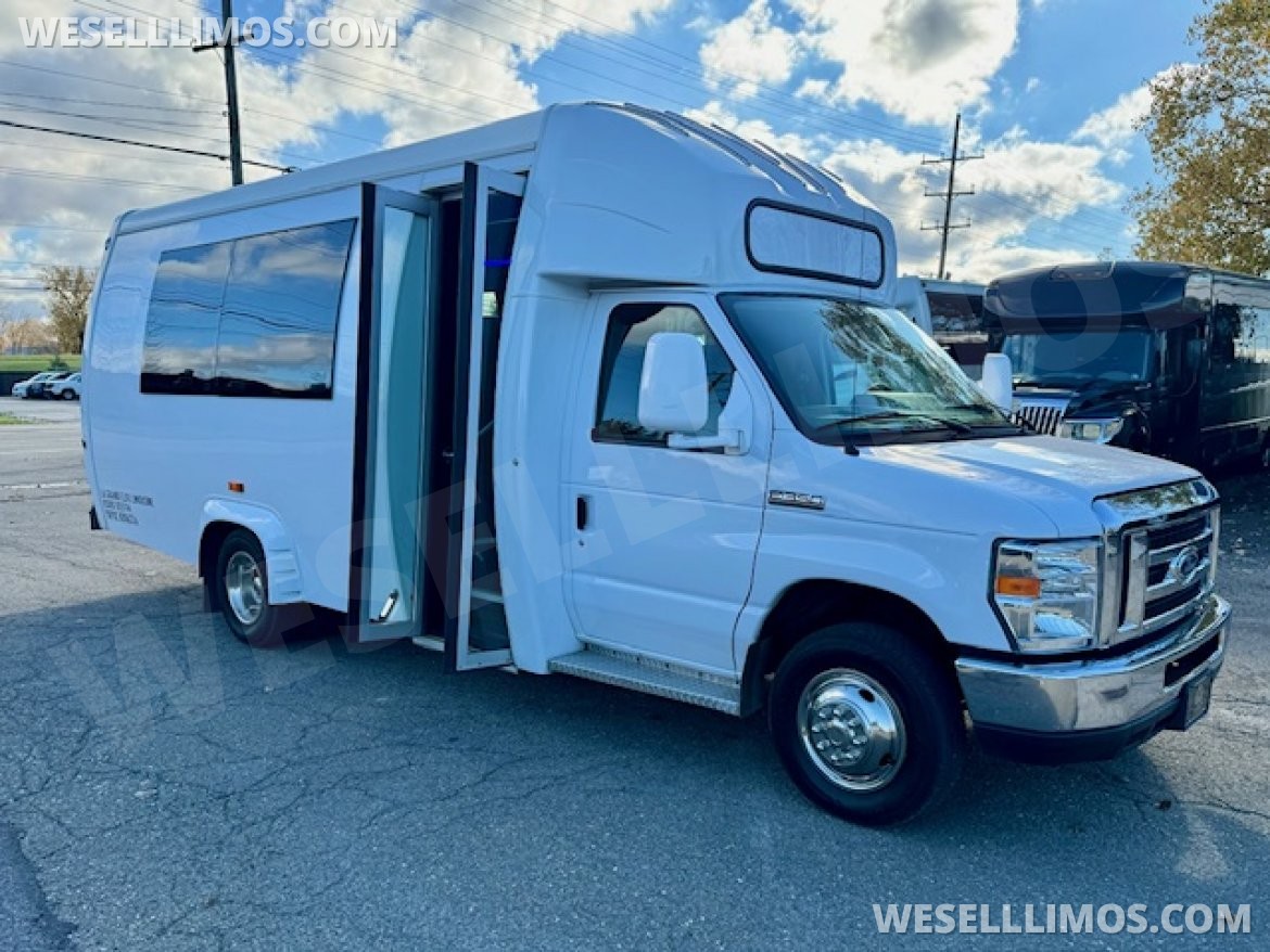Limo Bus for Sale in Erie, PA - Photo 3
