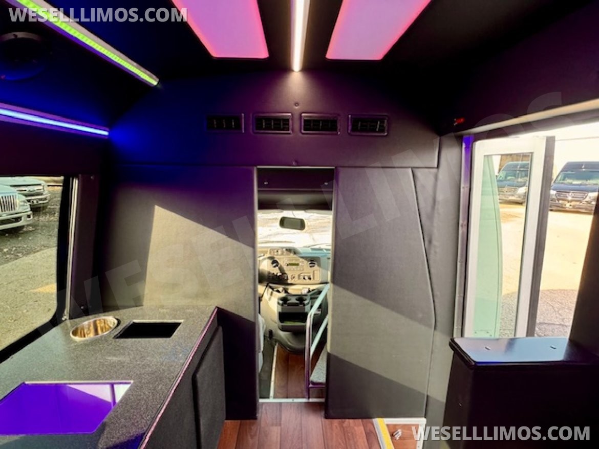 Limo Bus for Sale in Erie, PA - Photo 13