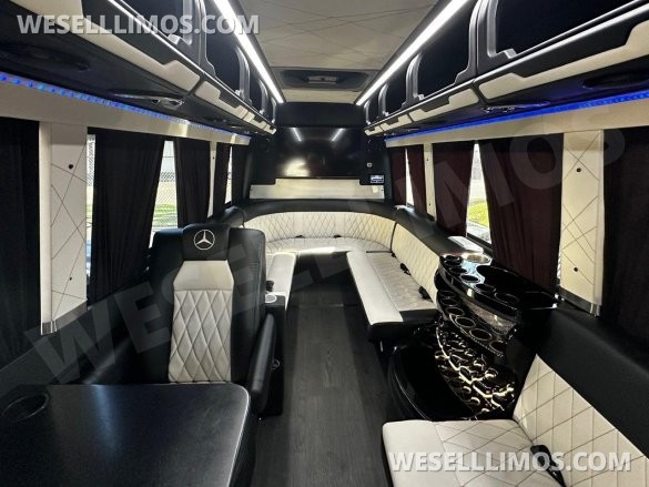 2019 Mercedes-Benz 3500 Sprinter Sprinter for Sale in Carson, CA - Photo 3