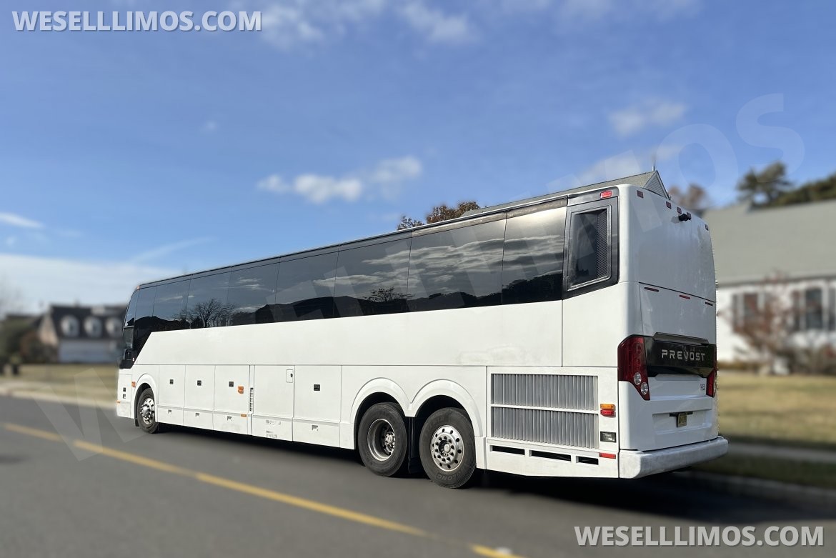 Motorcoach for Sale in Monroe, NJ - Photo 2
