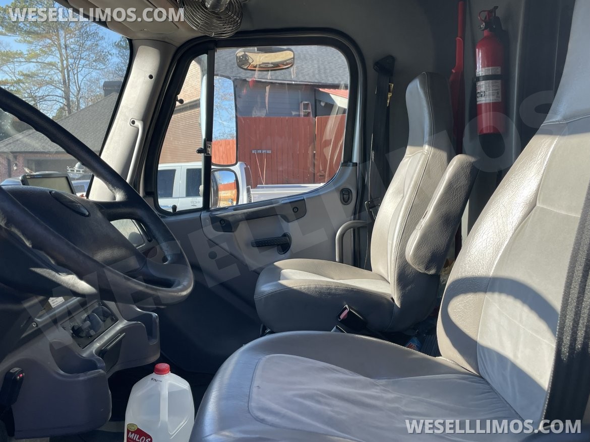 Limo Bus for Sale in Canton, GA - Photo 14
