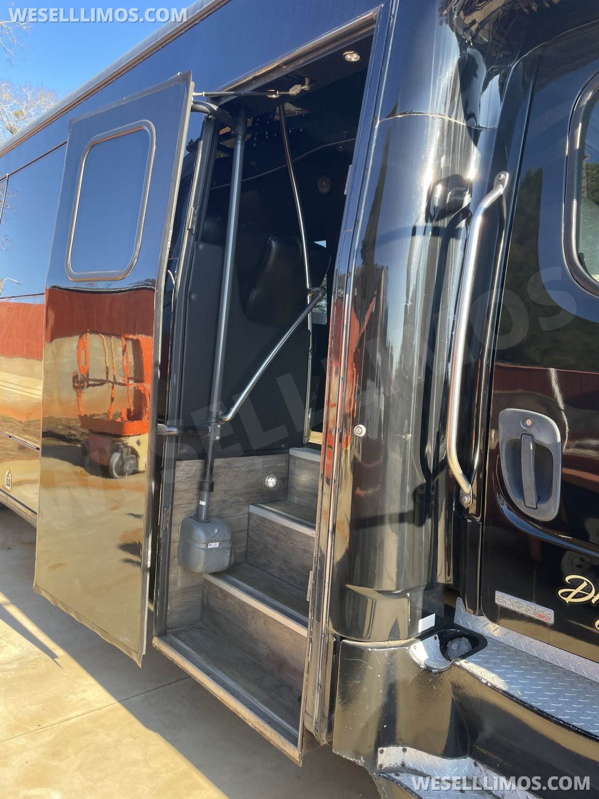 Limo Bus for Sale in Canton, GA - Photo 22