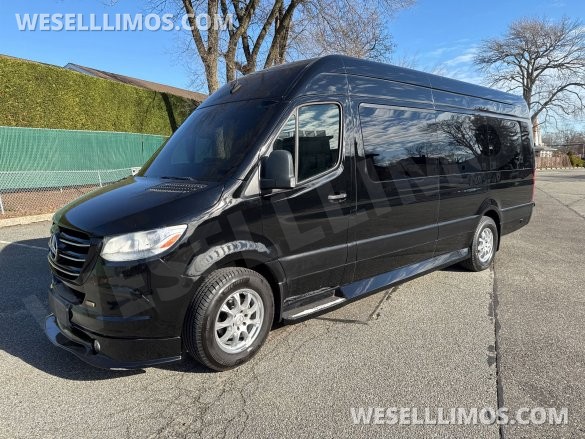 2019 Mercedes-Benz Sprinter Sprinter for Sale in Baldwin, NY - Photo 3
