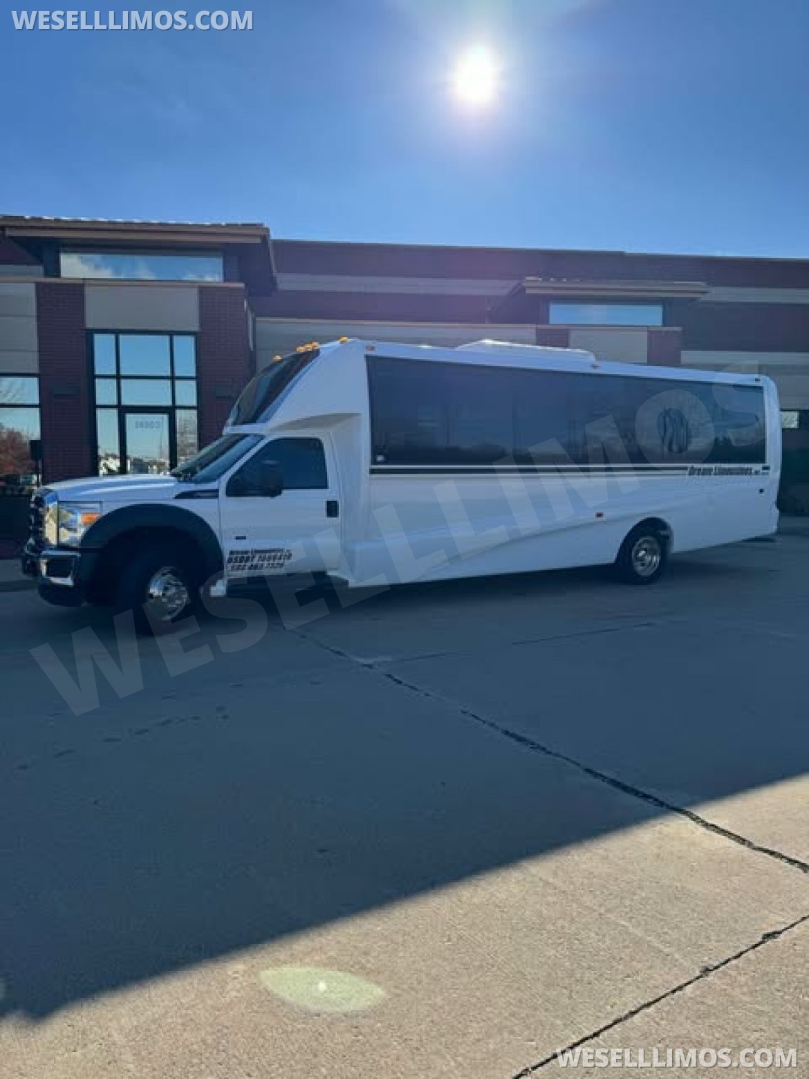 Limo Bus for Sale in Shelby Twp, MI - Photo 2
