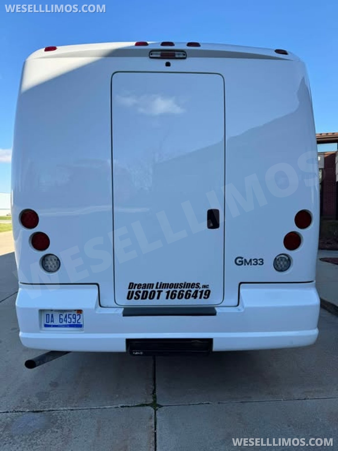 Limo Bus for Sale in Shelby Twp, MI - Photo 4