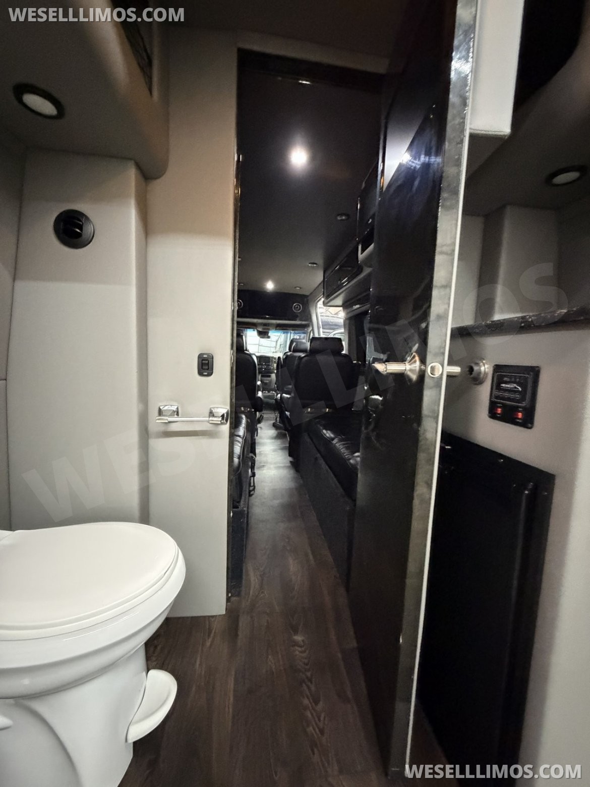 CEO SUV Mobile Office for Sale in Erie, PA - Photo 14