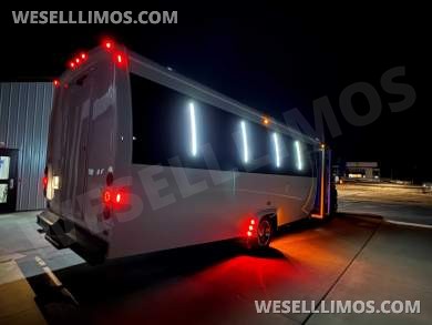 Party Bus/Limo Bus 35 Passenger LGE Coachworks F600 Brand New - Limo Bus for Sale in North East, PA - Photo 17